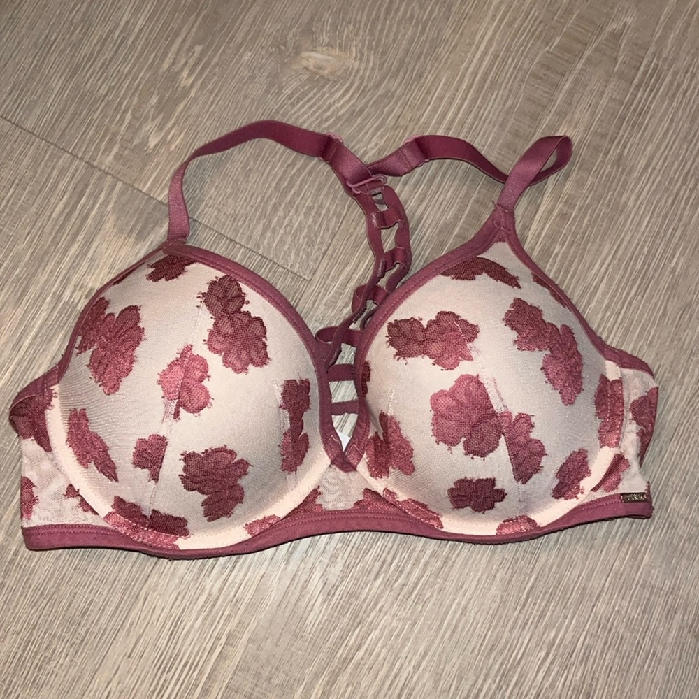 Victoria’s Secret pink racer back 36D bra